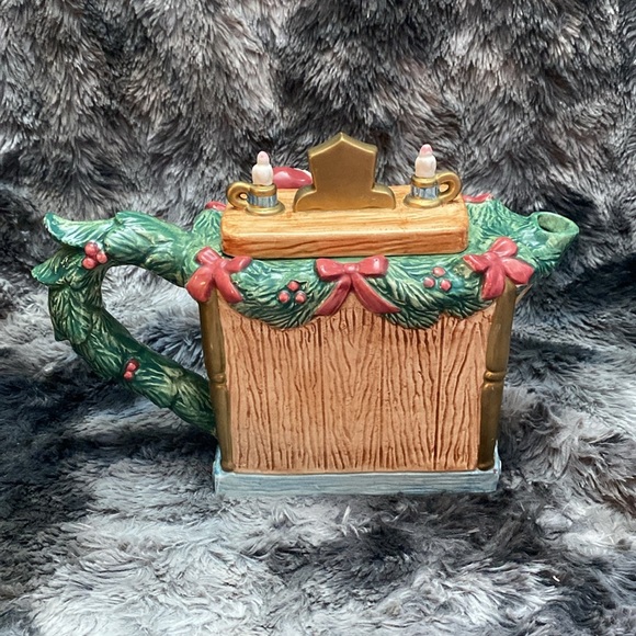 Vtg Fitz & Floyd 32oz Teapot
Santa Fireplace - Picture 6 of 16